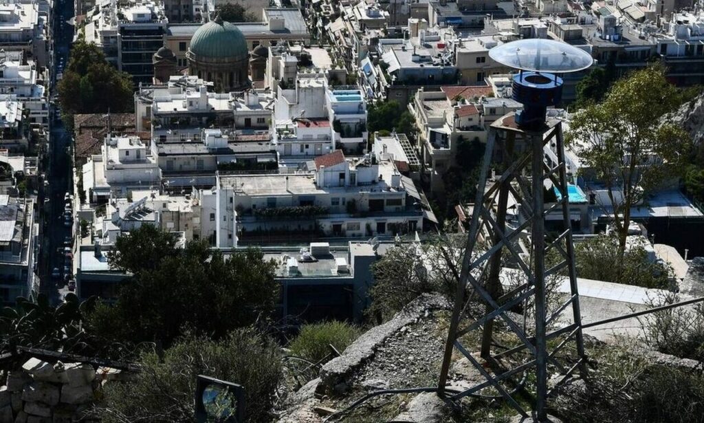 Καμπάνες εκκλησιών και σειρήνες πολέμου θα ηχήσουν σήμερα