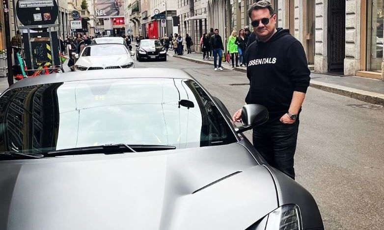 Απόστολος Λύτρας: Έχει Ferrari, Porsche και σκάφος αλλά χρωστάει… παντού!