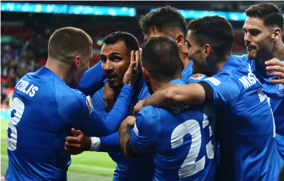 Nations League: «Για σένα Τζορτζ» – Γαλανόλευκο έπος  και ρίγη συγκίνησης στο «Γουέμπλεϊ», ιστορική νίκη της Εθνικής Ελλάδος με 2-1 επί της Αγγλίας