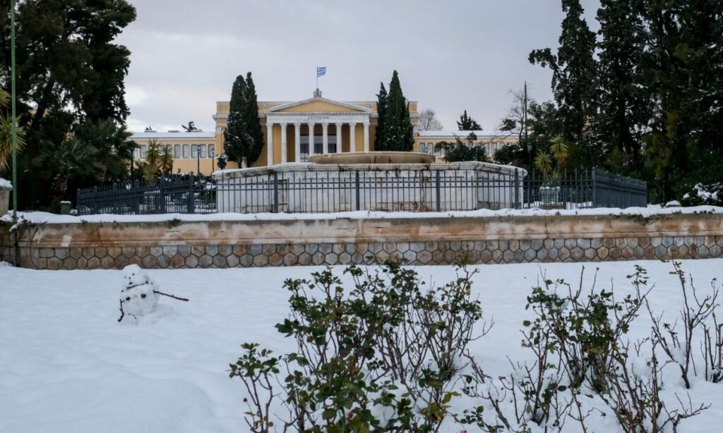 Καιρός: Χιονοεκπλήξεις και στην Αθήνα – Πότε θα έρθει η «λευκή εισβολή»